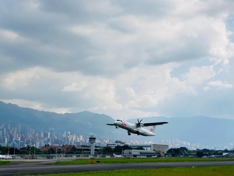 El Aeropuerto Olaya Herrera ha retomado sus operaciones habituales luego de experimentar demoras debido a las lluvias en el Valle de Aburrá.