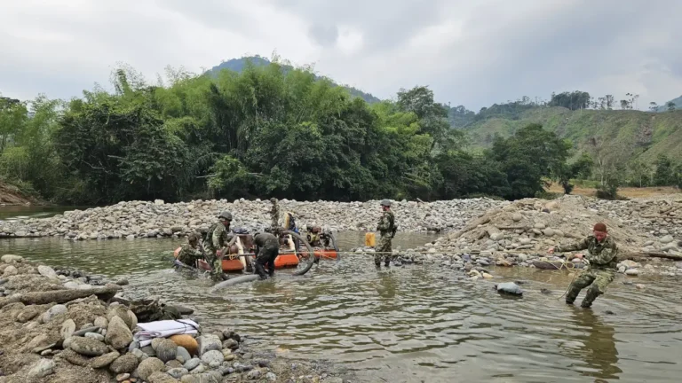 Ejército encuentra y destruye siete instalaciones de minas ilegales en Antioquia