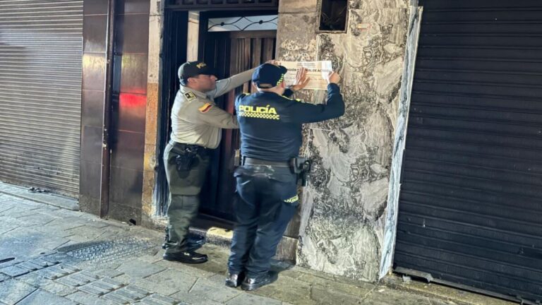 En un hotel ubicado en el centro de Medellín, fueron descubiertos un hombre acompañado de una niña de 14 años