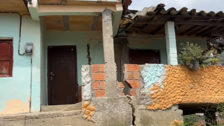 En Amagá 200 familias serán reubicadas temporalmente, ante una falla geológica que tiene al borde del colapso sus viviendas