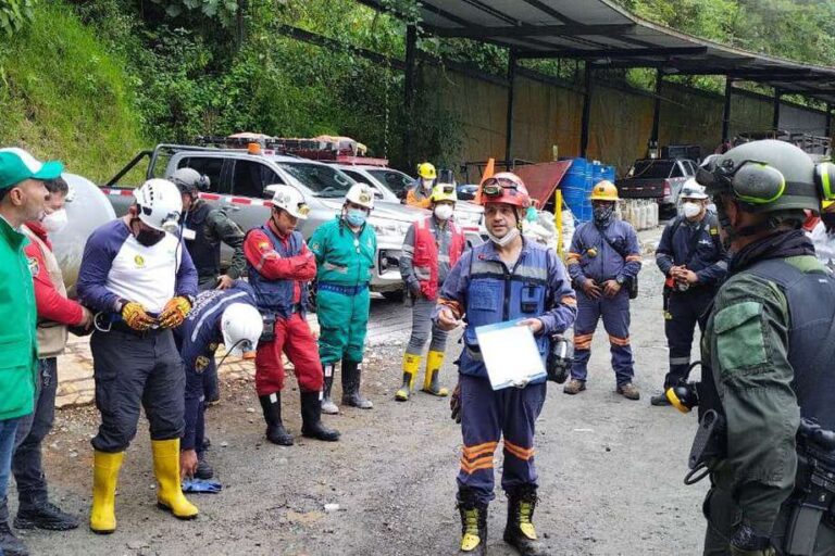 Nuevo bloqueo de mineros contra minera china en Buriticá, Antioquia