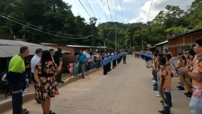 Más de 2.300 personas se benefician con la pavimentación de la vía Marmajito – Marmajón, entre Segovia y Remedios