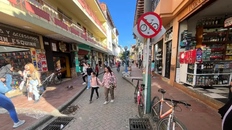 En el Carmen de Viboral multan con 5 millones a quien transite en bicicleta por lugares peatonales