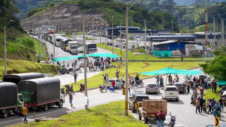 Cuarto día de paro minero en Antioquia: actualización del estado de vías