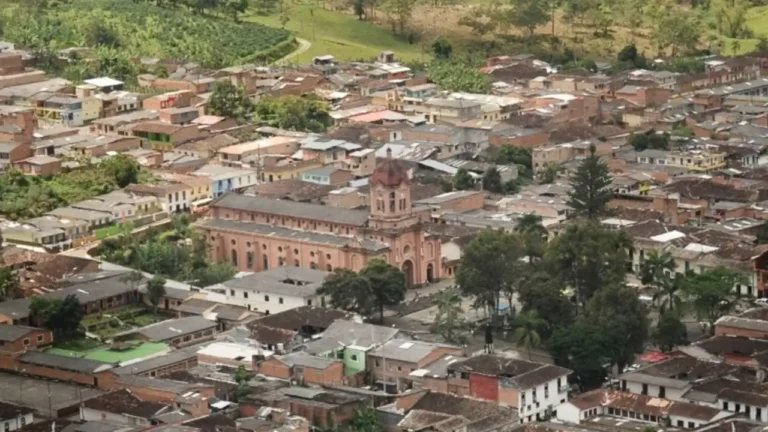 Exalcalde de Pueblorrico enfrenta pliego de cargos por, presuntamente, retener giros a Corantioquia