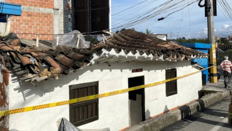 Techo de una vivienda en Rionegro colapsó y dejó una persona lesionada