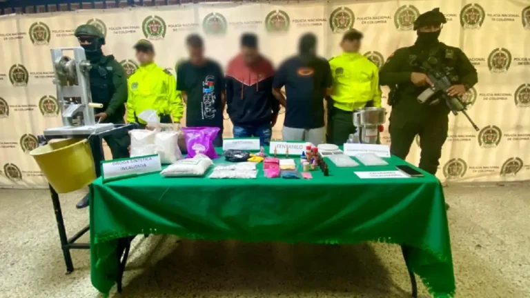 Desarticulan banda en Antioquia que usaba fentanilo para producir droga y encomiendas para distribuir el estupefaciente