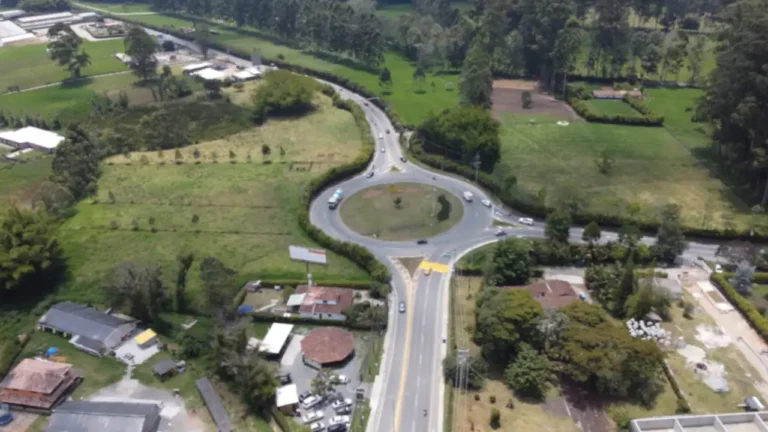 El municipio de La Ceja da inicio a obras viales que mejorarán su conexión y desarrollo regional